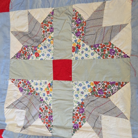 Vintage Patchwork Star Pattern Quilt with Red and Blue Accents 74x89 - Picture 17 of 17